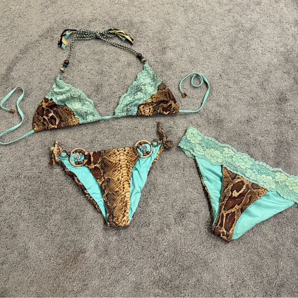 NWOT Beach Bunny Wild Honey Bikini with 2 Bottoms